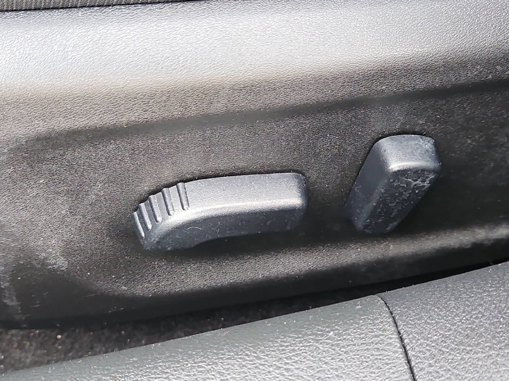 Used 2025 Nissan Altima 2.5 SV FWD image 14