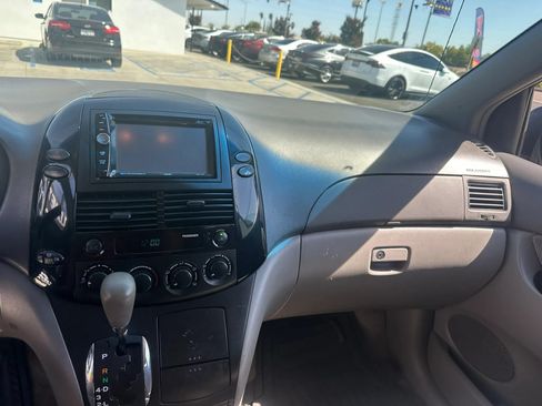 Used 2005 Toyota Sienna LE w/ LE Pkg 3 FWD image 28