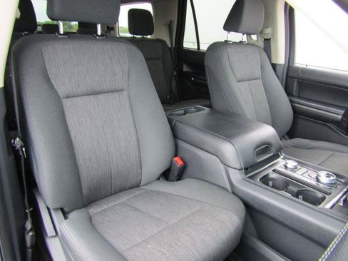 Certified 2024 Ford Expedition XLT AWD/4WD image 9