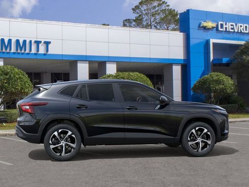 New 2026 Chevrolet Trax RS w/ Driver Confidence Package image 5