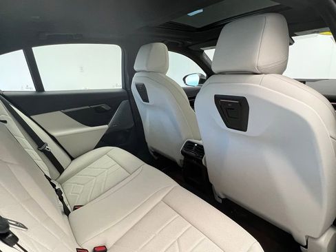 Certified 2025 BMW 530i w/ Premium Package image 8