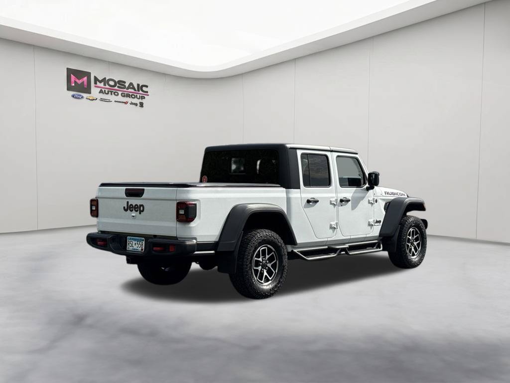 Used 2024 Jeep Gladiator Rubicon w/ Technology Group AWD/4WD image 7