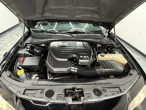 Used 2019 Chrysler 300 Touring L w/ Quick Order Package 22F image 23