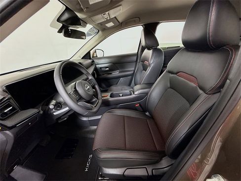 Certified 2025 Nissan Kicks SR image 6