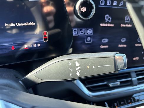 New 2026 Chevrolet Equinox EV LT image 19