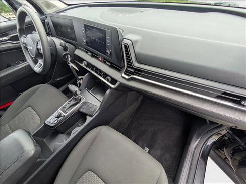 Used 2024 Kia Sportage LX image 23