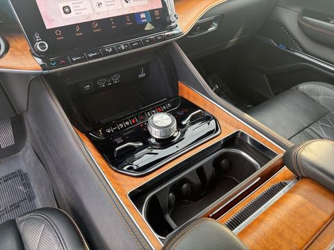 Used 2024 Jeep Grand Wagoneer L Series III image 17