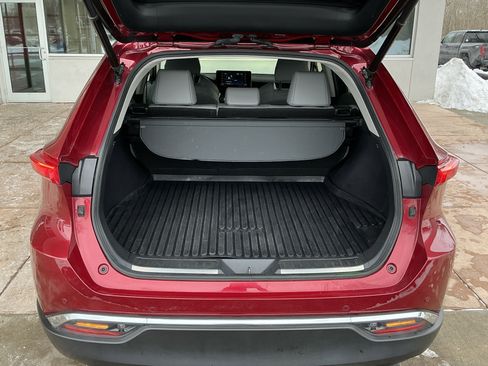 Certified 2021 Toyota Venza XLE image 24