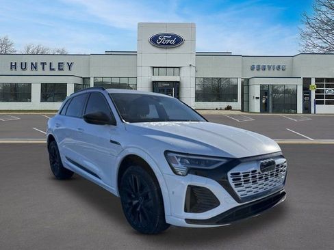 Used 2024 Audi Q8 e-tron Prestige image 4