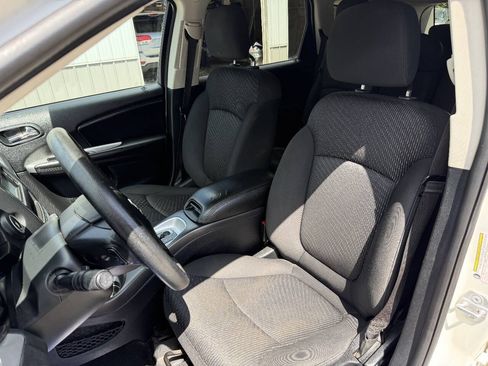 Used 2018 Dodge Journey SE FWD image 13
