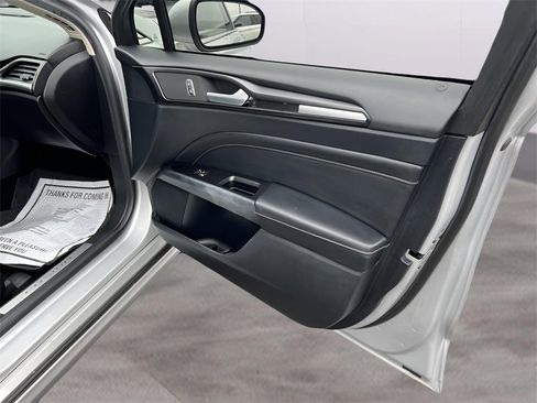 Used 2019 Ford Fusion Titanium image 17