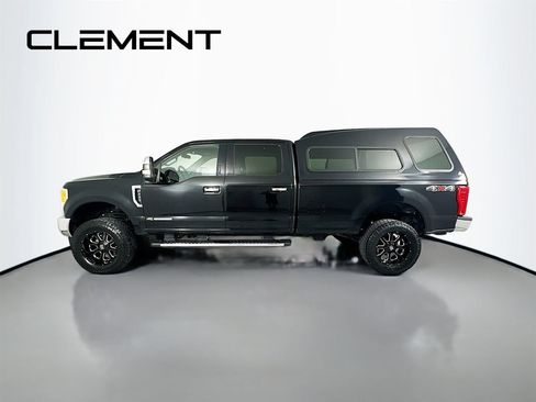Used 2017 Ford F250 XLT w/ XLT Premium Package AWD/4WD image 6