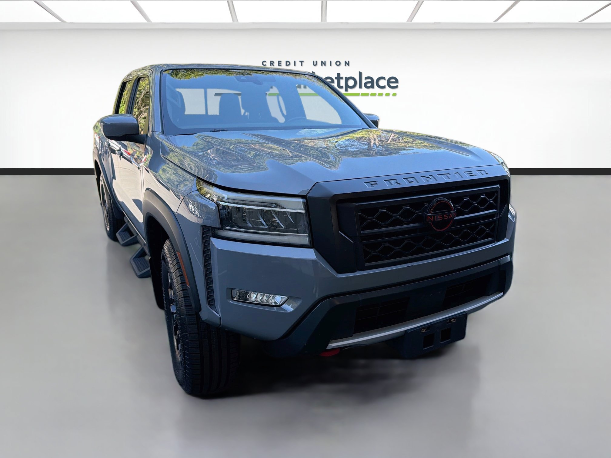 Used 2022 Nissan Frontier PRO-4X w/ Technology Package AWD/4WD image 1