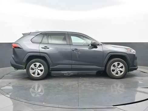 Used 2022 Toyota RAV4 LE image 2