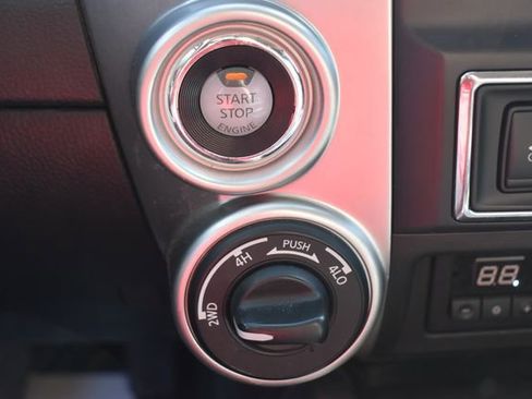 Used 2016 Nissan Titan PRO-4X w/ Pro-4x Convenience Package AWD/4WD image 27