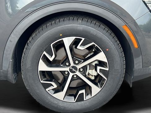 Certified 2023 Kia Sportage EX FWD image 24