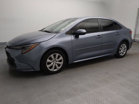 Used 2021 Toyota Corolla LE FWD image 2