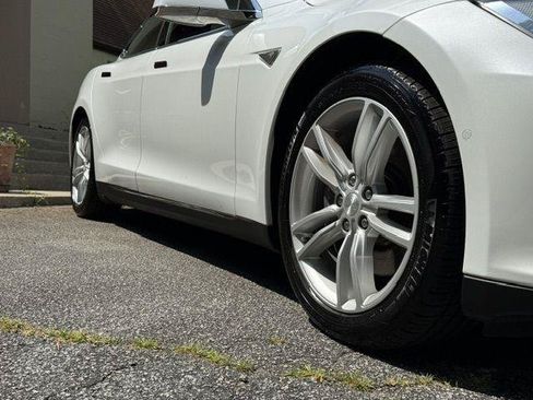 Used 2015 Tesla Model S 85 RWD image 32