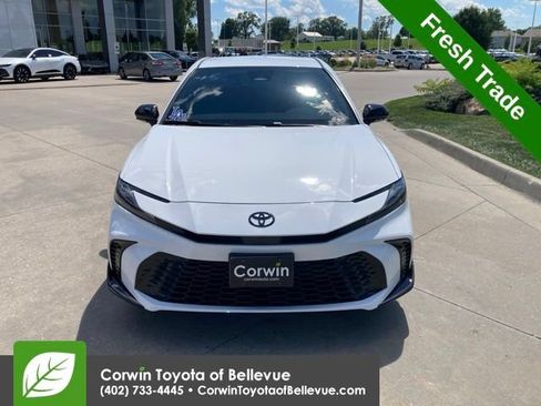 Used 2026 Toyota Camry Hybrid FWD image 9