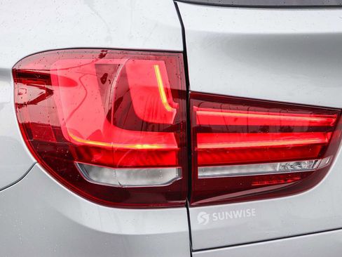 Used 2017 BMW X5 xDrive35i w/ Premium Package image 9