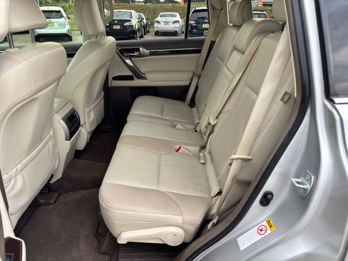 Used 2014 Lexus GX 460 image 22