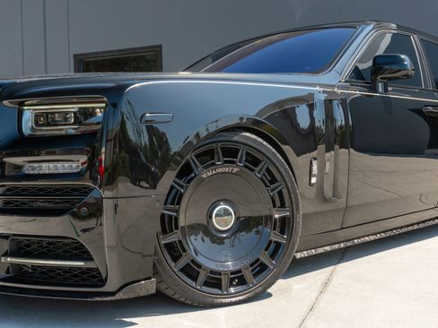 Used 2024 Rolls-Royce Phantom Sedan w/ The Phantom Package RWD image 26