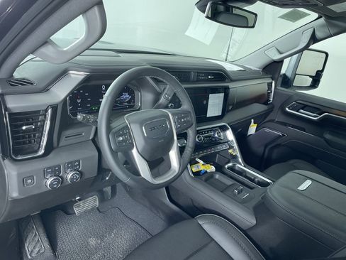 New 2025 GMC Sierra 2500 Denali image 10