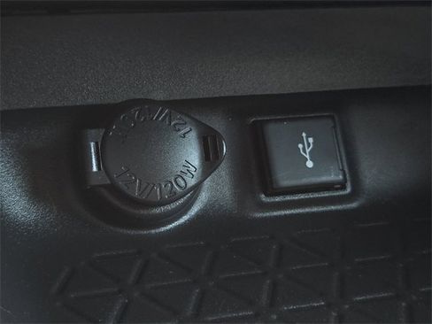 Certified 2022 Toyota RAV4 XLE image 28