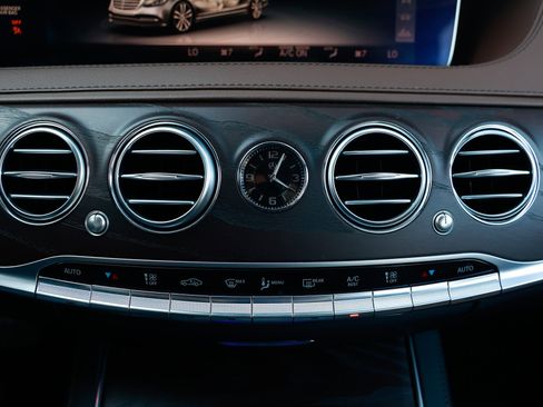 Used 2019 Mercedes-Benz S 560 Sedan image 39