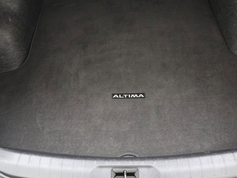 Used 2025 Nissan Altima 2.5 SV FWD image 25