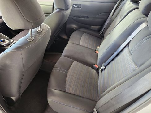 Used 2022 Nissan Leaf SV image 14