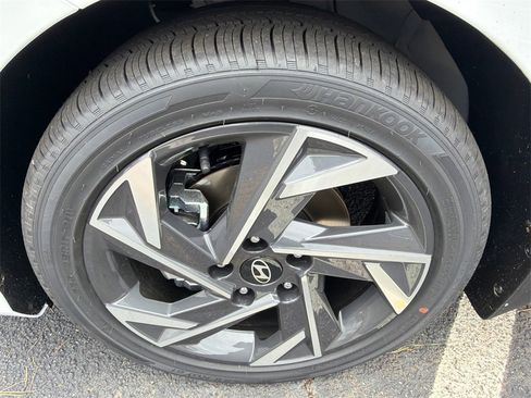 New 2026 Hyundai Elantra Limited image 11