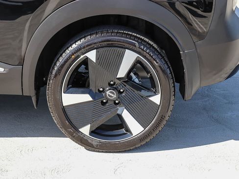 Used 2026 Nissan Kicks SR w/ SR Premium Package FWD image 12