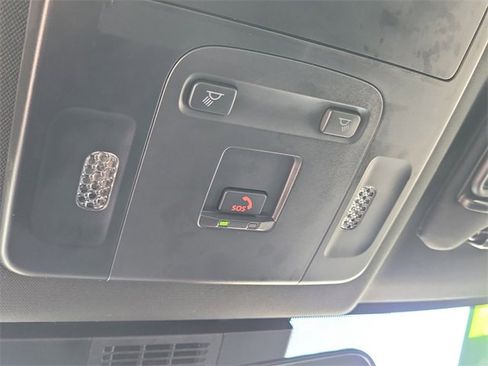 Used 2025 Toyota Camry SE image 19