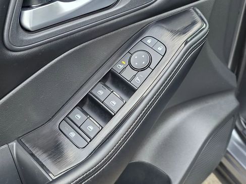 Used 2025 Nissan Rogue SV image 23