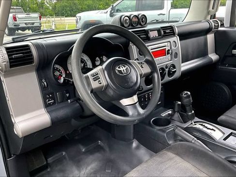 Used 2014 Toyota FJ Cruiser 4WD w/ Convenience Package image 17