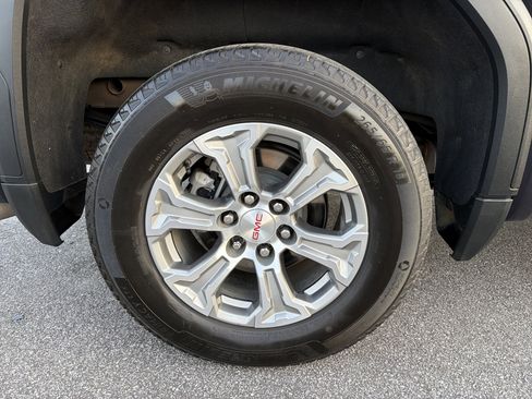 Used 2025 GMC Sierra 1500 SLT image 18