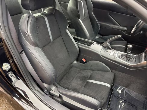 Used 2023 Toyota GR86 Premium w/ ALL Weather Mat Package (TMS) image 25