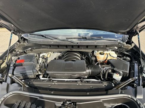 Used 2024 Chevrolet Suburban Premier image 34