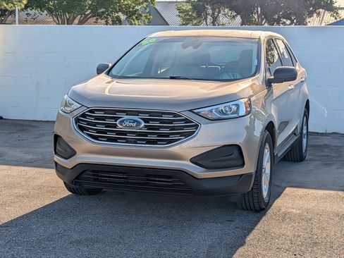 Certified 2020 Ford Edge SE image 7