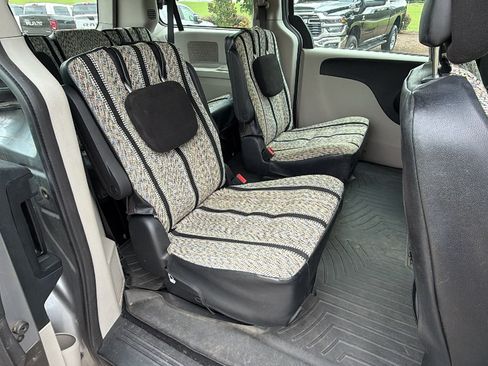 Used 2015 Dodge Grand Caravan American Value Package w/ UConnect Hands-Free Group FWD image 20