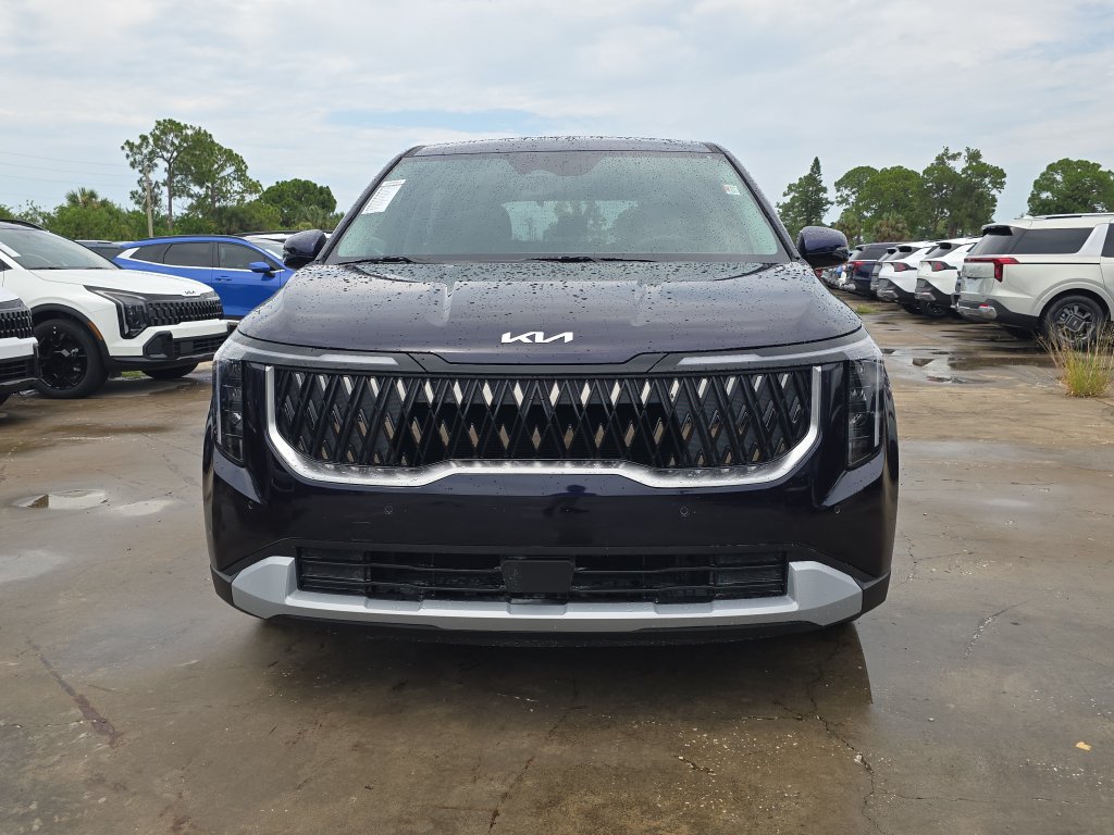 New 2027 Kia Carnival FWD image 3