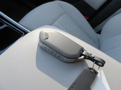 Used 2025 Kia Sorento SX image 37