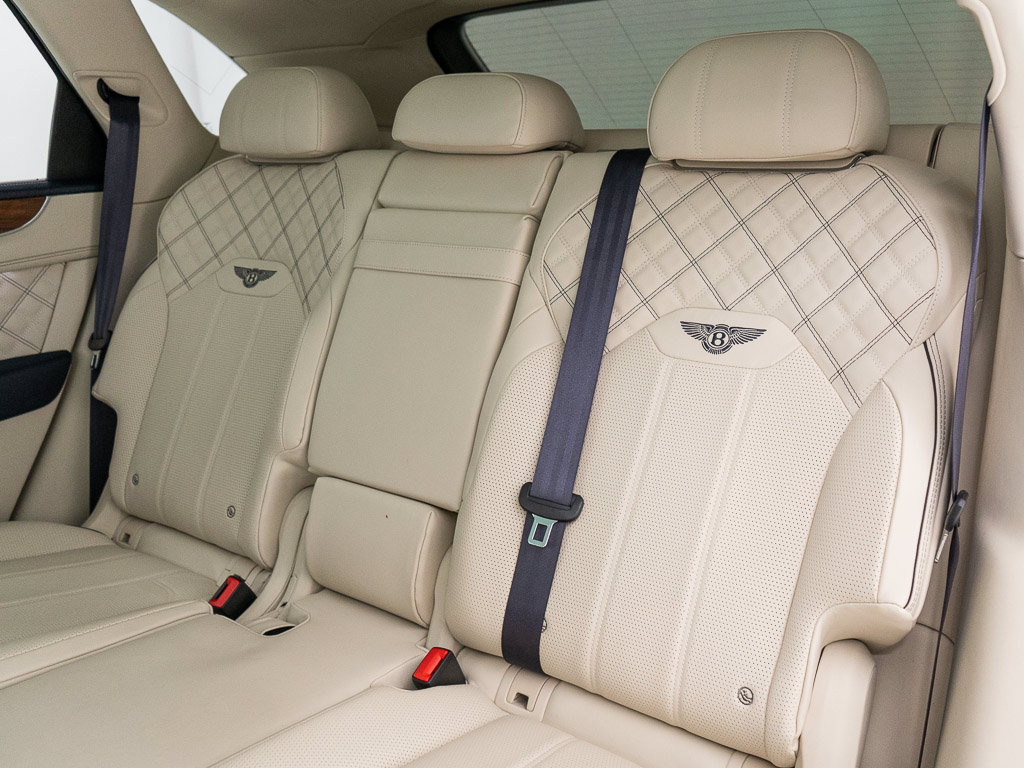 Certified 2022 Bentley Bentayga AWD/4WD image 25