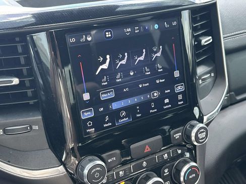 Used 2022 RAM 1500 Laramie AWD/4WD image 31