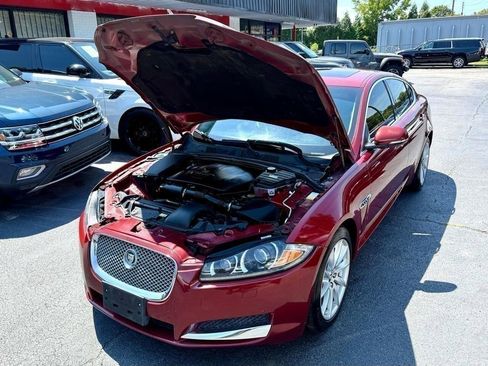 Used 2013 Jaguar XF image 5