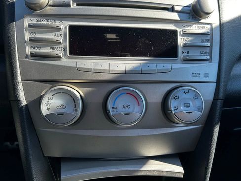 Used 2011 Toyota Camry SE image 17