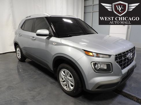 Used 2020 Hyundai Venue SEL FWD image 1