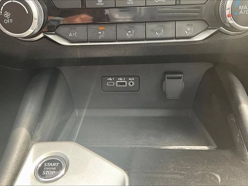 Used 2024 Nissan Altima 2.5 SR FWD image 16