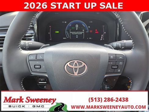 Used 2025 Toyota Camry SE image 17